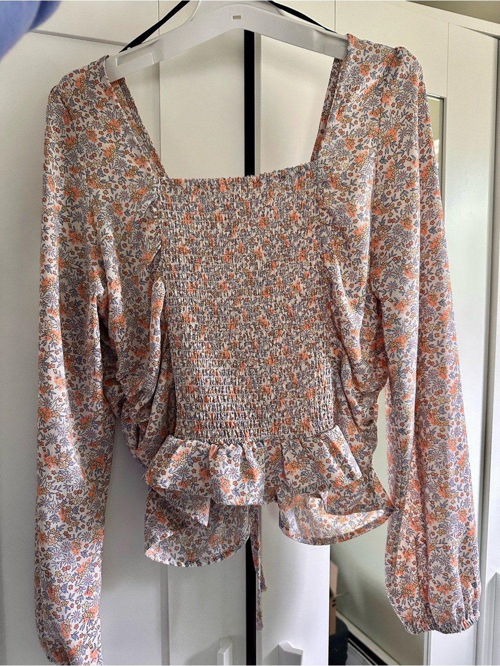 Women’s Floral Drawstring Blouse Cropped - Picture 2 of 7